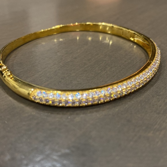 Nadri
Triple Row Bangle - Picture 3 of 5